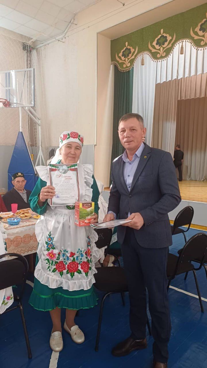 Олы Кибәче авылында өлкәннәрне хөрмәтләделәр