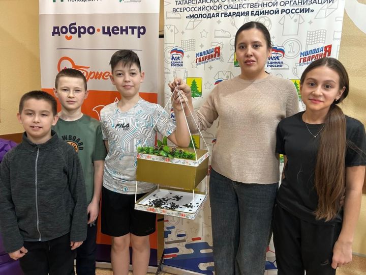 Балалар кошлар турында кайгырта