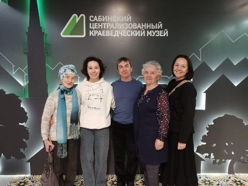 Геройларыбыз эзеннән...