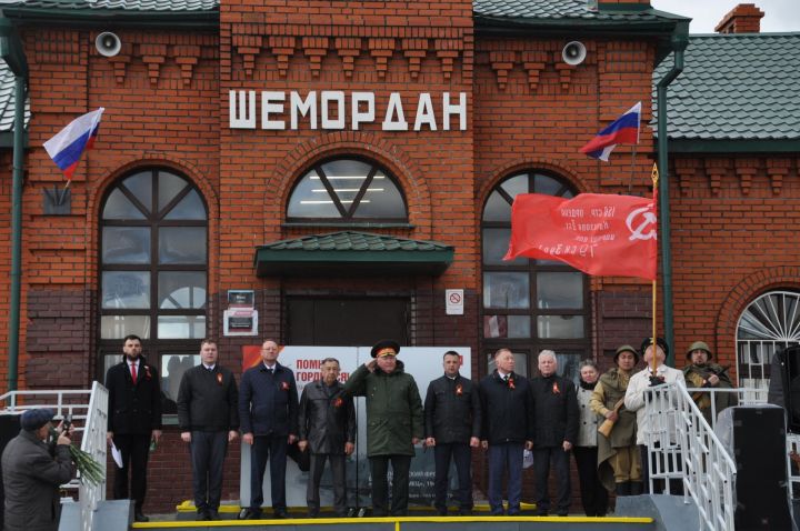 Шәмәрдәнгә Җиңү поезды килде (фоторепортаж)