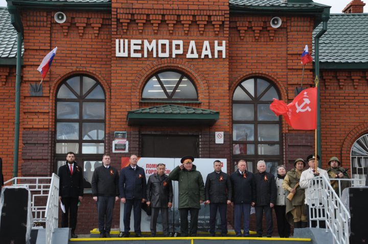 Шәмәрдәнгә Җиңү поезды килде (фоторепортаж)