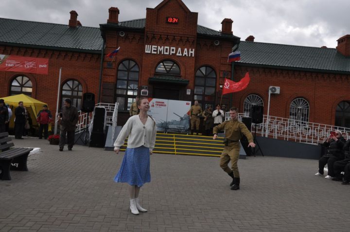 Шәмәрдәнгә Җиңү поезды килде (фоторепортаж)