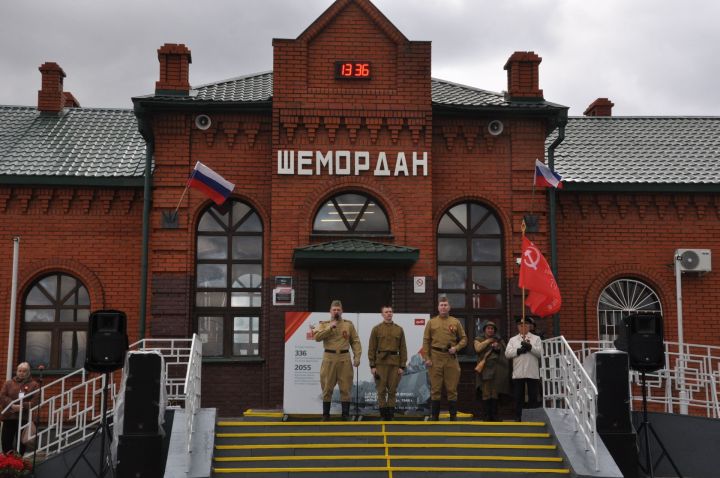 Шәмәрдәнгә Җиңү поезды килде (фоторепортаж)