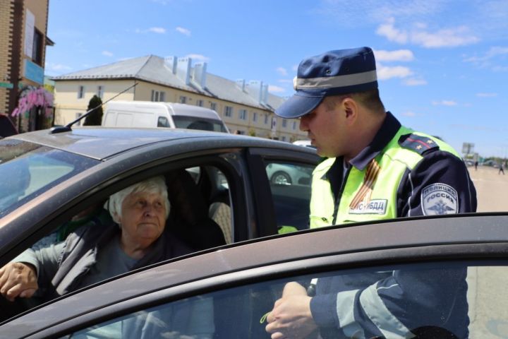 Автоинспекторлар «Георгий тасмасы» акциясендә катнашты