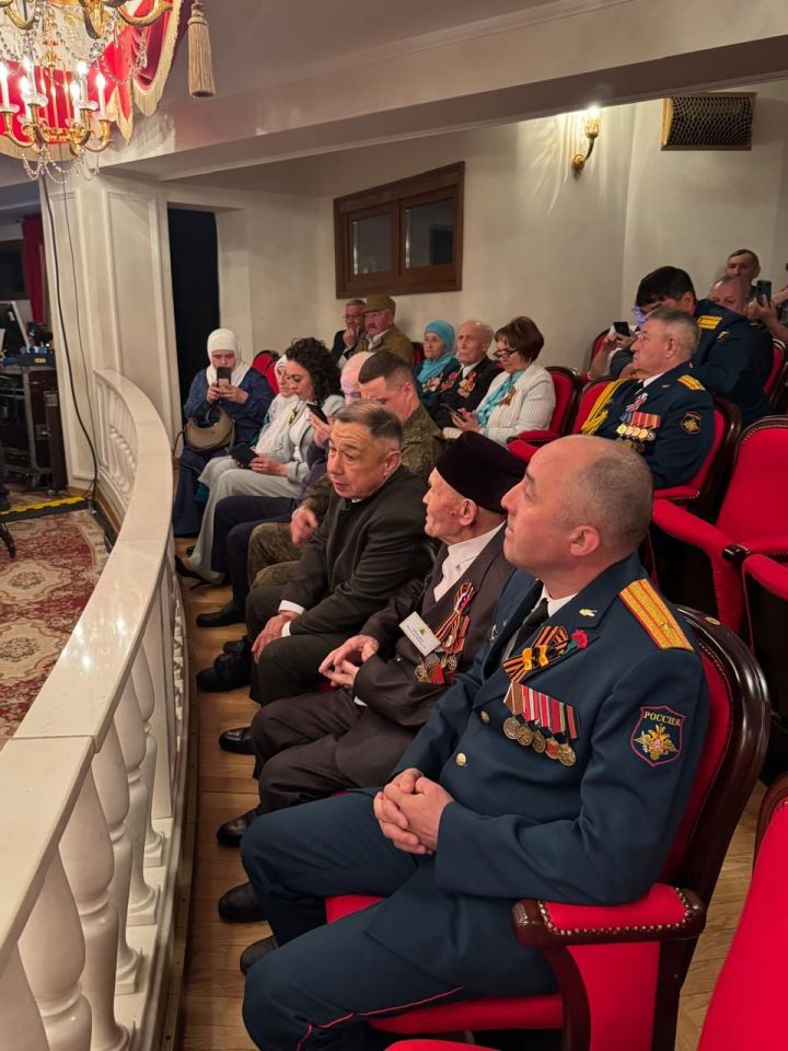 Райондашыбыз Җиһания Хәйретдиновага республика рәисе медаль тапшырды
