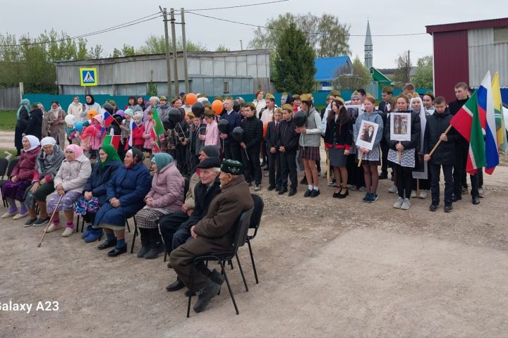 Югары Симет авылында Җиңү көненә багышланган митинг узды
