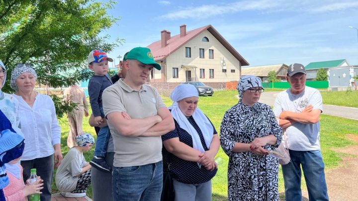 Саба мөхтәсибәте район социаль яклау идарәсе белән берлектә кайгыртуга мохтаҗ гаиләләрдә тәрбияләнүче балалар өчен җәйге бәйрәм уздырды