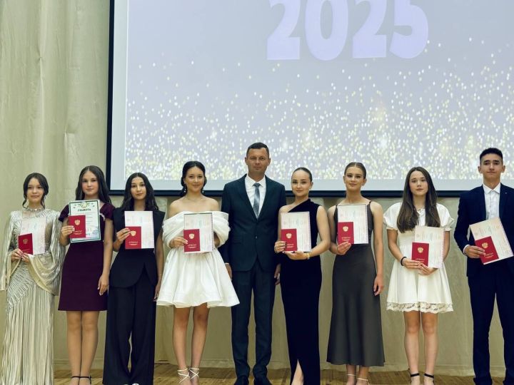 Саба гимназиясендә чыгарылыш кичәсе узды