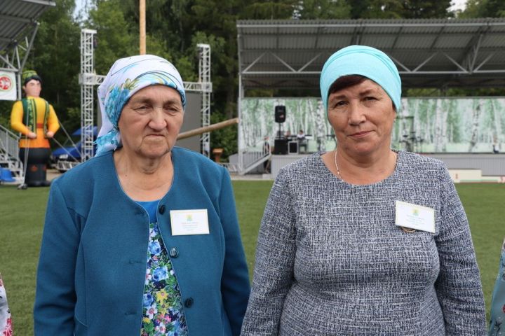 Эштә батырлар, ялда  ялкыннар