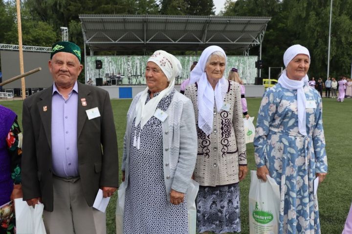 Эштә батырлар, ялда  ялкыннар