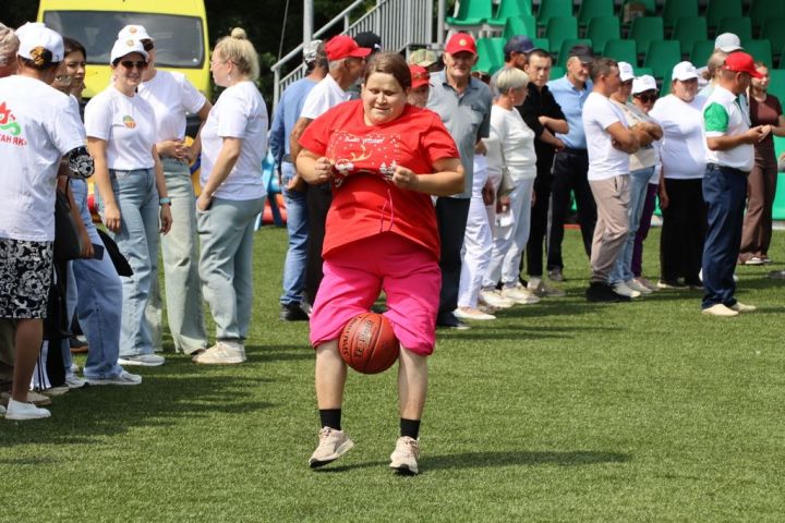 Эштә батырлар, ялда  ялкыннар