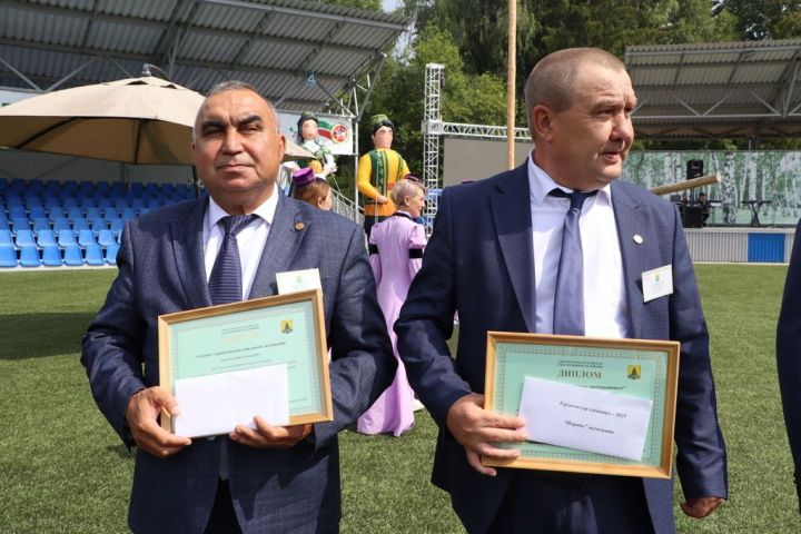 Эштә батырлар, ялда  ялкыннар