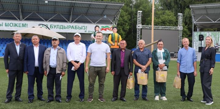 Эштә батырлар, ялда  ялкыннар