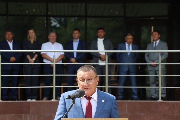 Эштә батырлар, ялда  ялкыннар