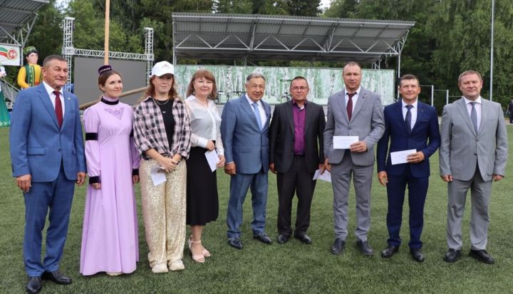 Эштә батырлар, ялда  ялкыннар