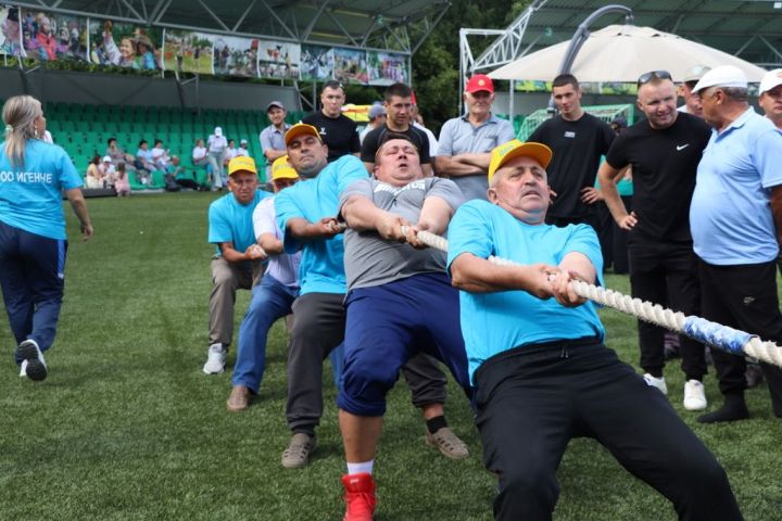 Эштә батырлар, ялда  ялкыннар