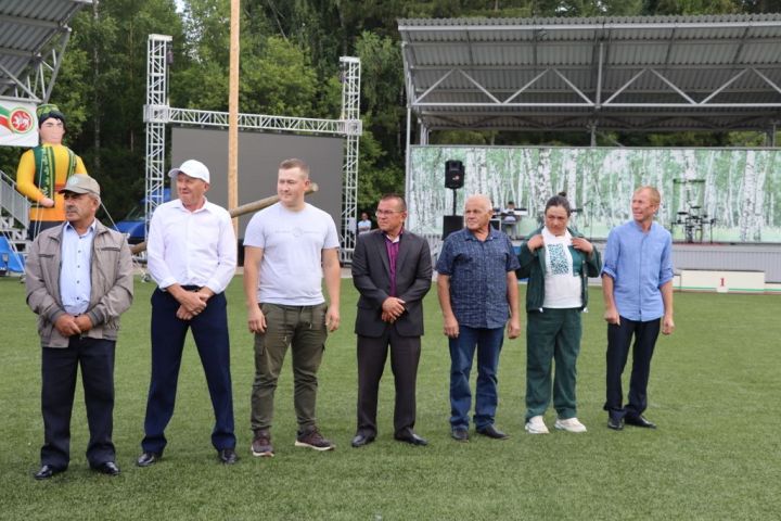 Эштә батырлар, ялда  ялкыннар