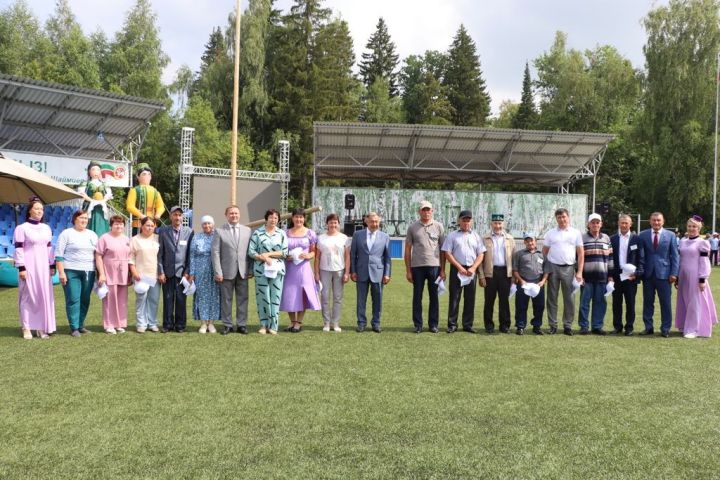 Эштә батырлар, ялда  ялкыннар