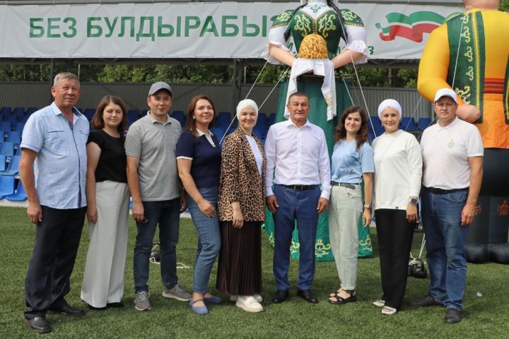 Эштә батырлар, ялда  ялкыннар