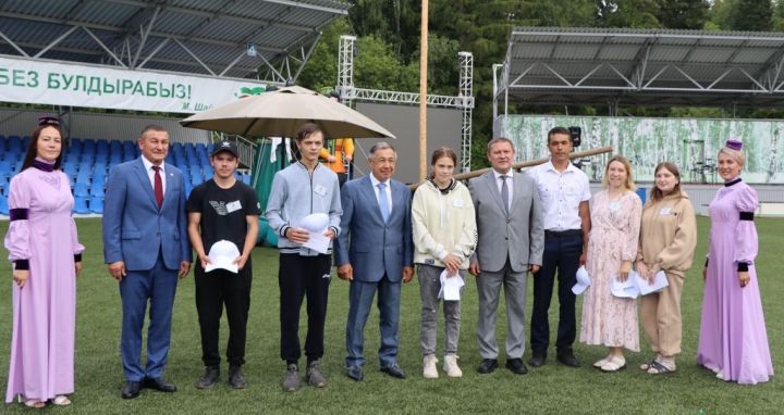 Эштә батырлар, ялда  ялкыннар