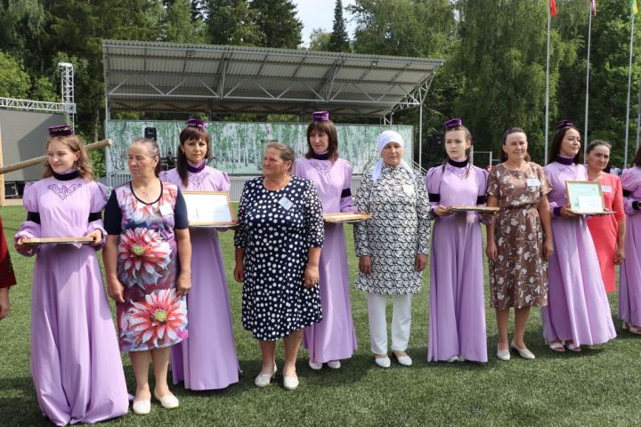 Эштә батырлар, ялда  ялкыннар