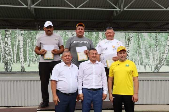 Эштә батырлар, ялда  ялкыннар