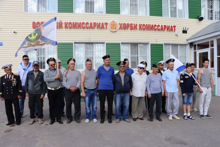 Сабада   диңгезчеләр маршы...