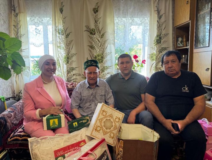 Алан Елга авылында яшәүче Әмин Хисмәтовны 90 яшьлек юбилее белән котладылар
