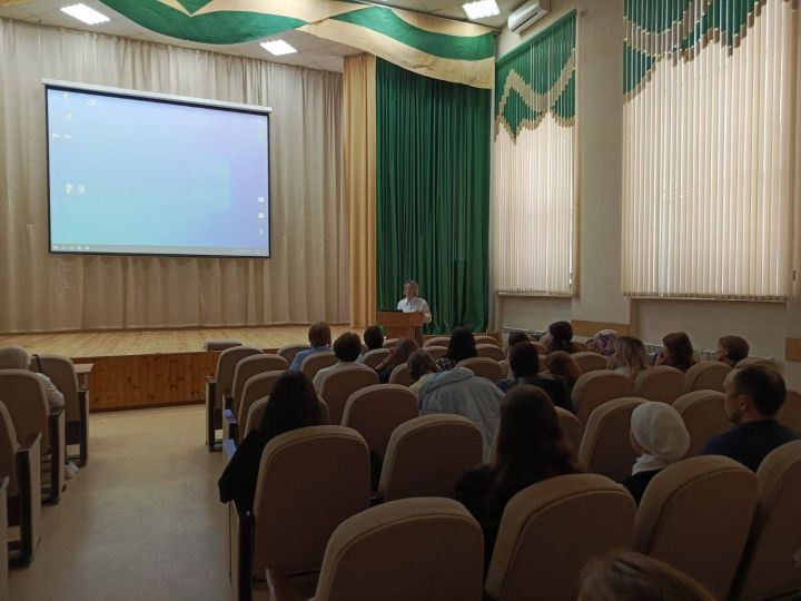Саба муниципаль районы мәгариф хезмәткәрләренең август конференциясе кысаларында математика укытучылары секциясе