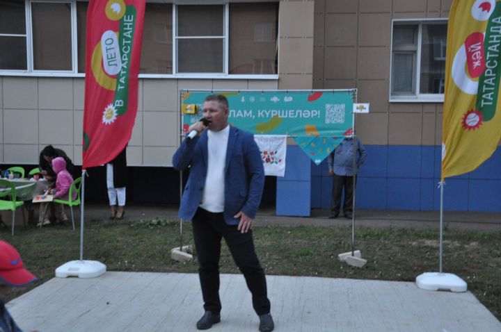 Күршеләр, күршеләр,  иң якын кешеләр...