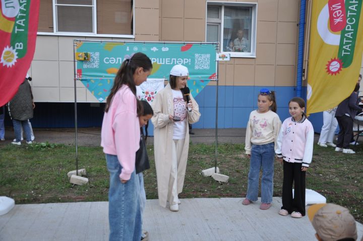 Күршеләр, күршеләр,  иң якын кешеләр...