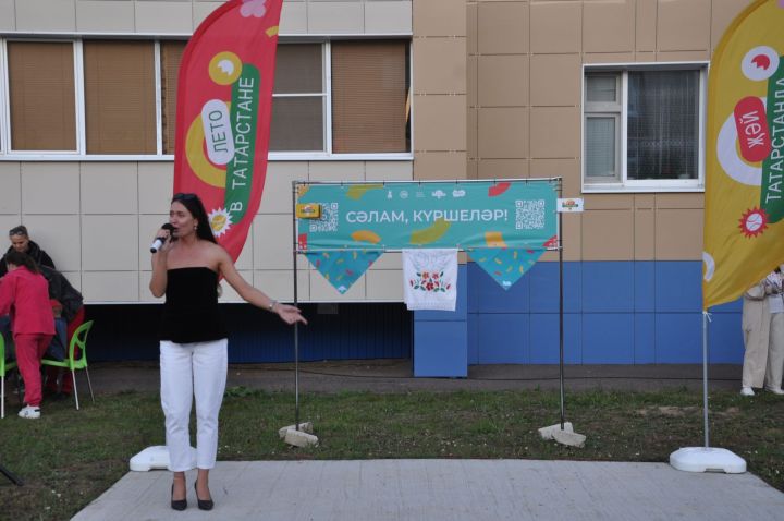 Күршеләр, күршеләр,  иң якын кешеләр...