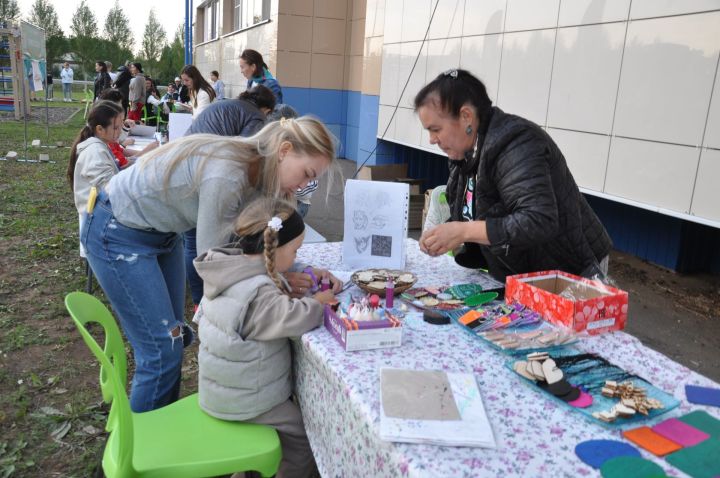 Күршеләр, күршеләр,  иң якын кешеләр...