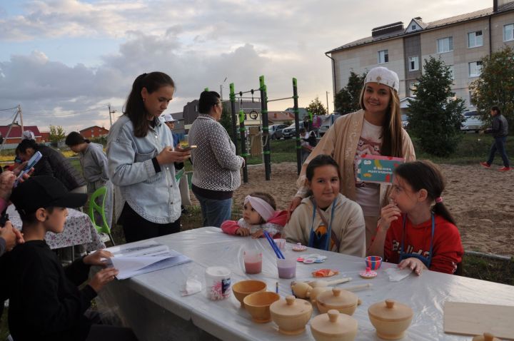 Күршеләр, күршеләр,  иң якын кешеләр...