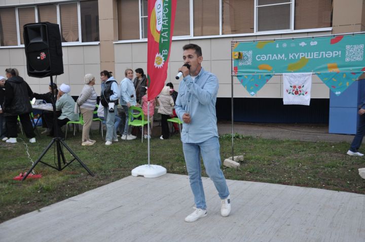 Күршеләр, күршеләр,  иң якын кешеләр...