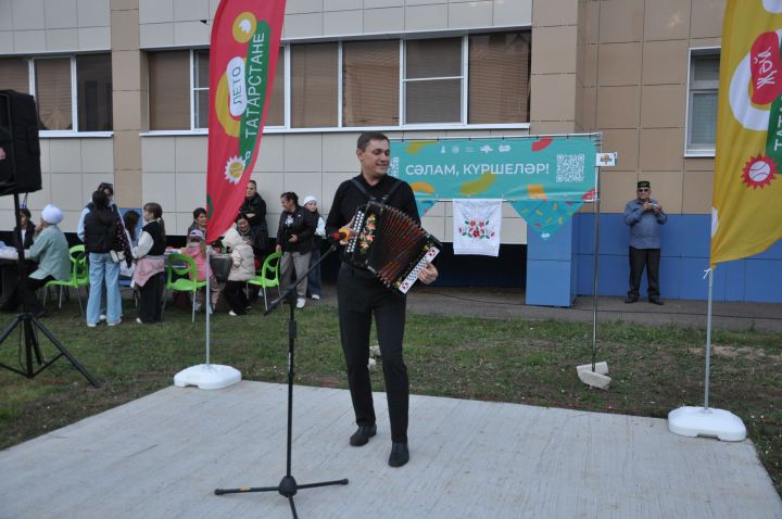 Күршеләр, күршеләр,  иң якын кешеләр...