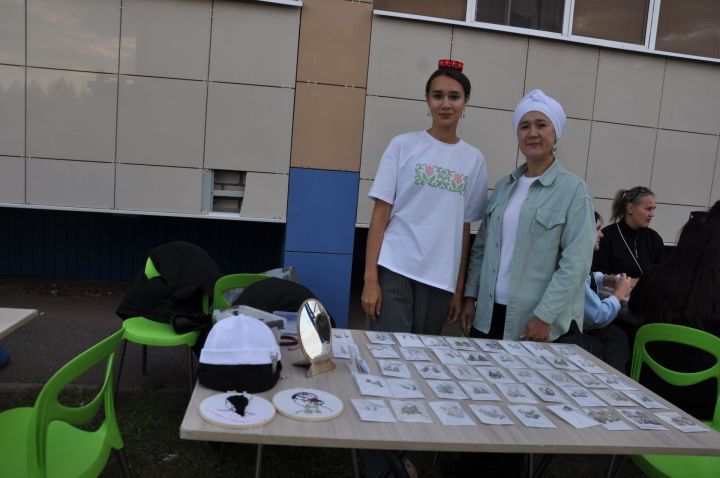Күршеләр, күршеләр,  иң якын кешеләр...