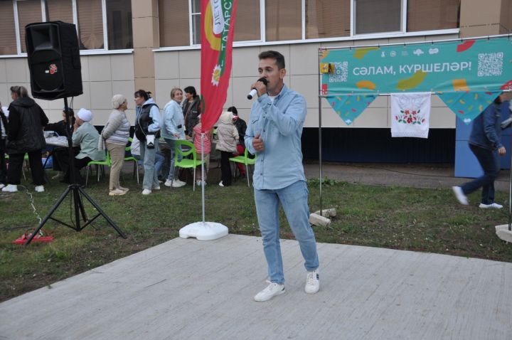Күршеләр, күршеләр,  иң якын кешеләр...
