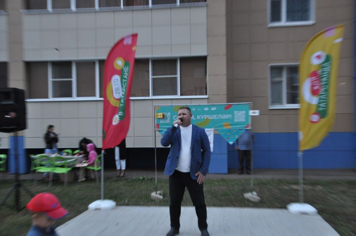 Күршеләр, күршеләр,  иң якын кешеләр...