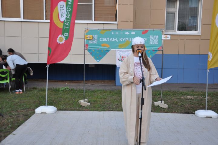 Күршеләр, күршеләр,  иң якын кешеләр...