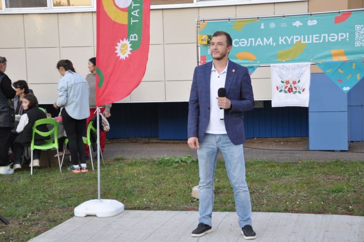 Күршеләр, күршеләр,  иң якын кешеләр...