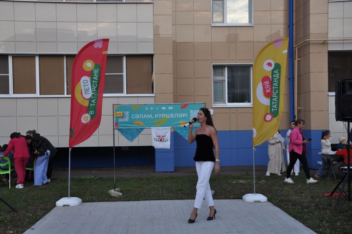 Күршеләр, күршеләр,  иң якын кешеләр...