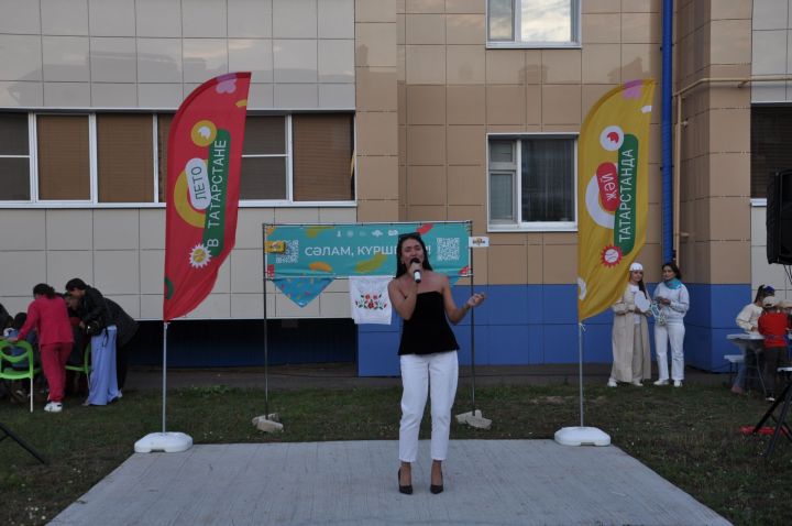 Күршеләр, күршеләр,  иң якын кешеләр...