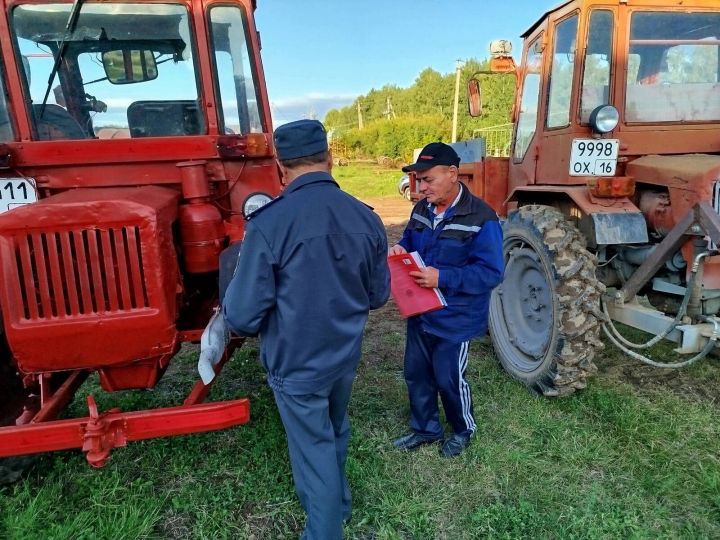 Килдебәк авыл җирлегендә үзйөрешле машиналарга техник карау булып үтте