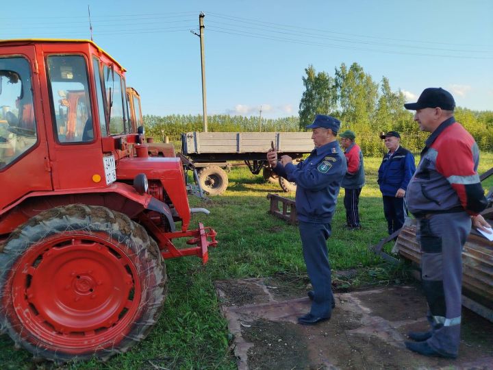 Килдебәк авыл җирлегендә үзйөрешле машиналарга техник карау булып үтте
