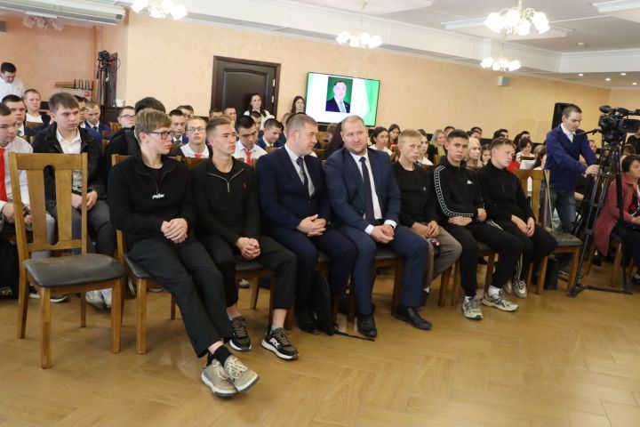 “Авылның яшь идарәчеләре”.  Саба районы җирлекләре башлыклары республикада иң  яшь җитәкчеләрдән санала