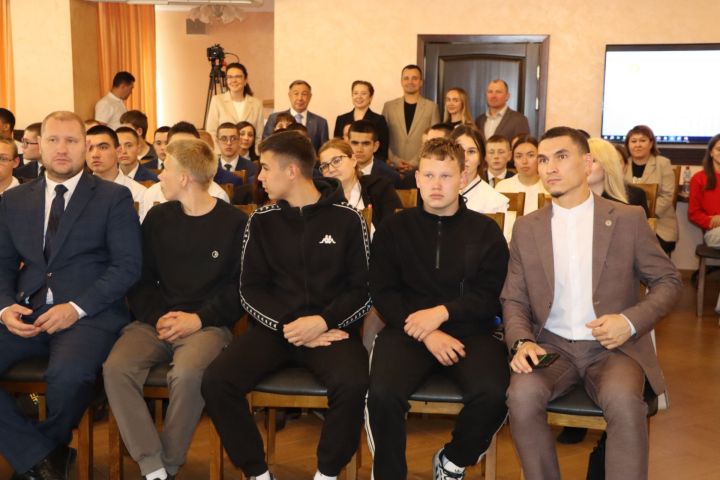 “Авылның яшь идарәчеләре”.  Саба районы җирлекләре башлыклары республикада иң  яшь җитәкчеләрдән санала