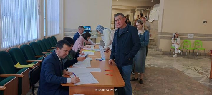 Сабаның 2482 номерлы сайлау участогында тавыш бирү оешкан төстә дәвам итә