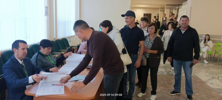 Сабаның 2482 номерлы сайлау участогында тавыш бирү оешкан төстә дәвам итә