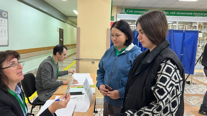 Иң яшь сайлаучы Ләйсән Нуруллина: «Республикамның матур киләчәгенә ышанам»